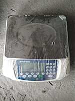 Used METTLER TOLEDO ICS241 Counting Scale