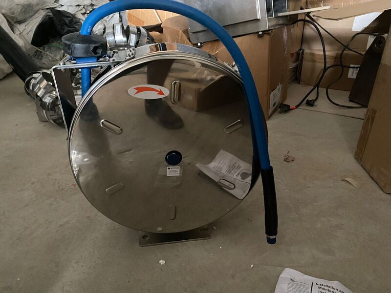 Used T&S BRASS BRONZE WORKS INC , Hose Reel,Enclosed,Stainless Steel,30'Hose,3/8"ID with Spray Valve Used T&S BRASS BRONZE WORKS INC , Hose Reel,Enclosed,Stainless Steel,30'Hose,3/8"ID with Spray Valve